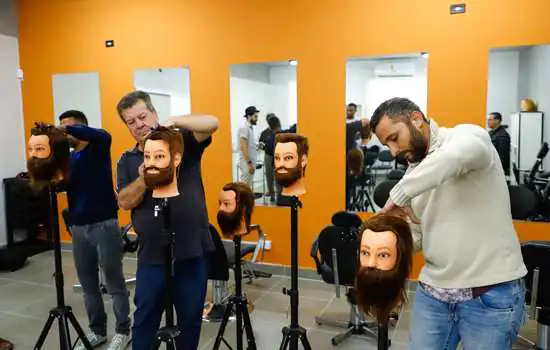 Fundo Social de São Caetano inicia curso de barbearia completa