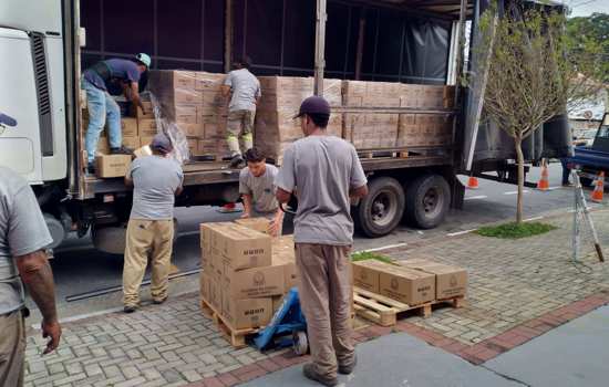 Entrega de 500 cestas básicas para o município de Guararema