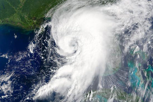 Furacão Hermine já chegou à costa da Flórida e ameaça moradores