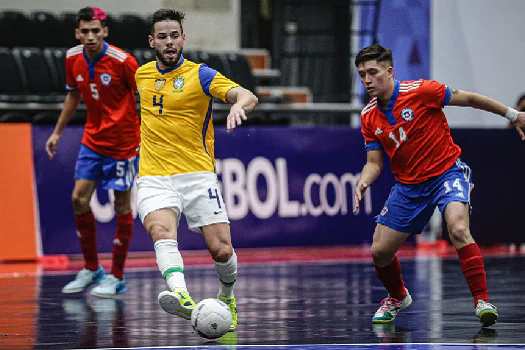 Brasil bate Chile e vira líder da chave A da Copa América de Futsal