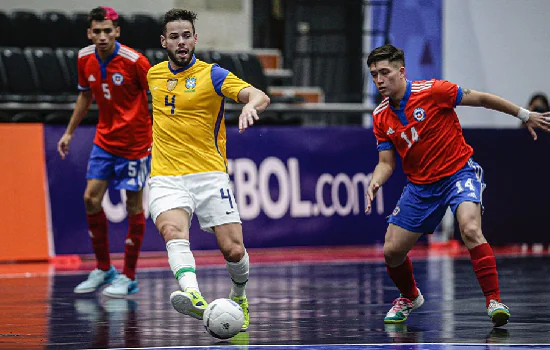 Brasil bate Chile e vira líder da chave A da Copa América de Futsal