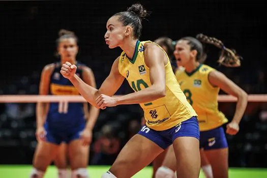 Com 30 pontos de Gabi, seleção feminina vence a Itália no Campeonato Mundial