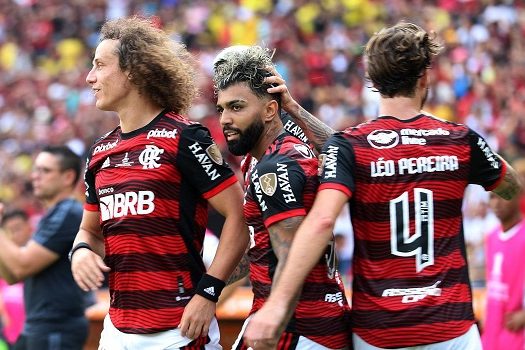 Gabigol decide e Flamengo conquista o tricampeonato da Libertadores