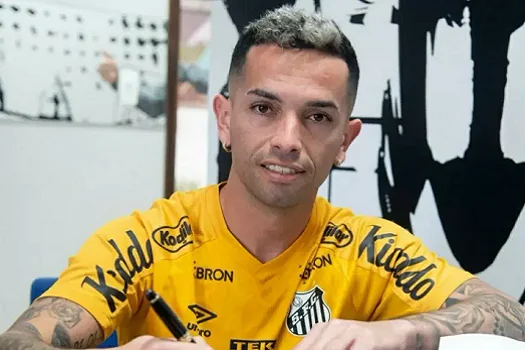 Santos acerta a contratação do meia argentino Gabriel Carabajal