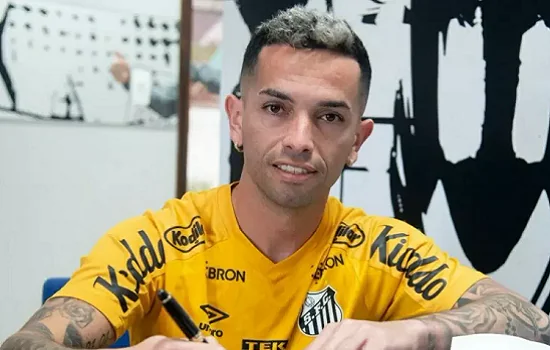 Santos acerta a contratação do meia argentino Gabriel Carabajal