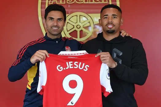 Arsenal oficializa contratação do atacante Gabriel Jesus