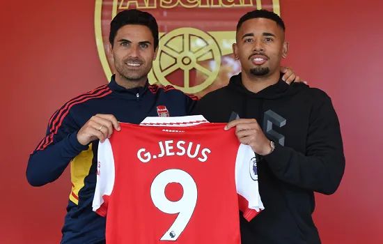 Arsenal oficializa contratação do atacante Gabriel Jesus