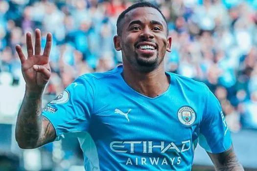 Gabriel Jesus faz quatro, dá assistência e lidera goleada do City sobre o Watford