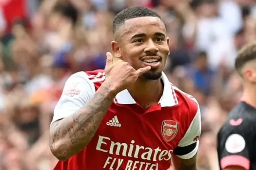 Gabriel Jesus marca, Arsenal bate o Chelsea, e reassume a liderança no Inglês