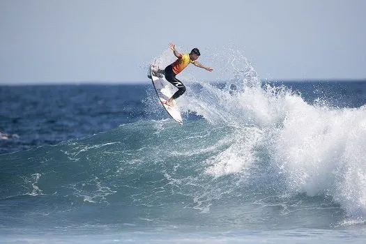 Gabriel Medina conquista título do Circuito Mundial de Surfe