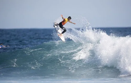 Gabriel Medina conquista título do Circuito Mundial de Surfe