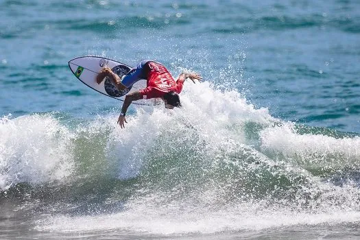 Medina e Italo avançam às semifinais do surfe e Brasil já garante uma medalha