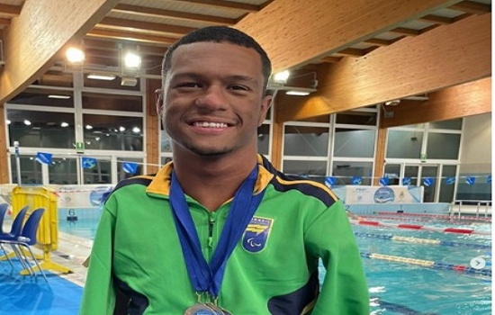 Gabriel Araújo crava novo recorde mundial dos 50m borboleta classe S2