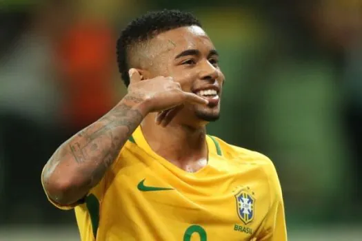 Gabriel Jesus desembarca em Belém e completa grupo de Diniz