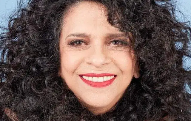 Gal Costa: túmulo finalmente ganha placa com o nome da cantora