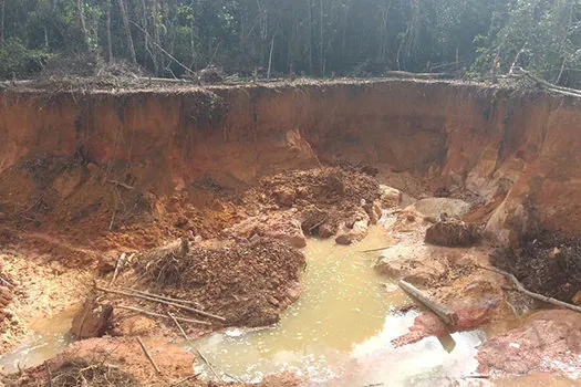 Roraima libera garimpo com uso de mercúrio