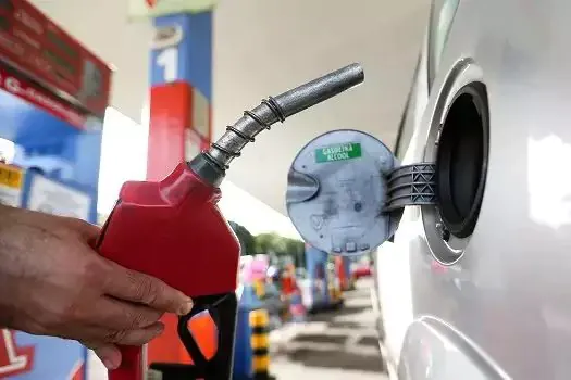 Petrobras vê mais margem para baixar gasolina do que diesel