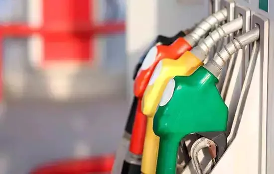 Gasolina tem 4ª semana seguida de queda