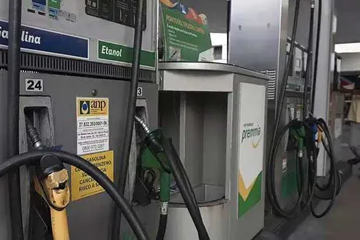 Preço da gasolina varia até 38% na cidade de SP; no Rio, diferença é de 14%