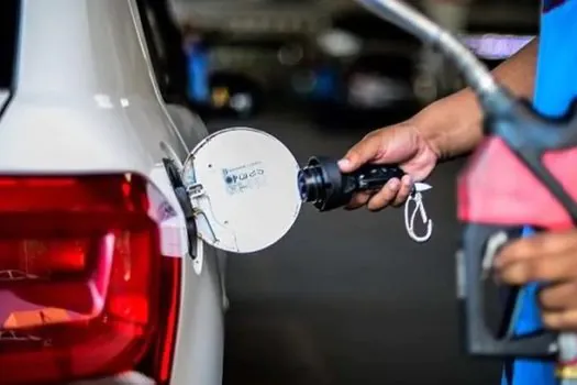 Falta combustível em São Sebastião e postos que têm gasolina racionam estoques