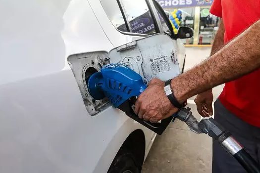 Petrobras reduz gasolina em R$ 0,15, para R$ 3,71 o litro nas refinarias