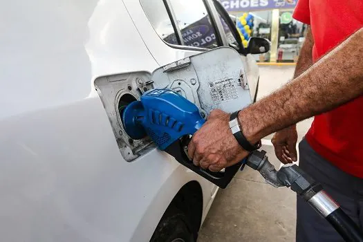 Procon de São Bernardo irá autuar postos que não reduzirem preço da gasolina