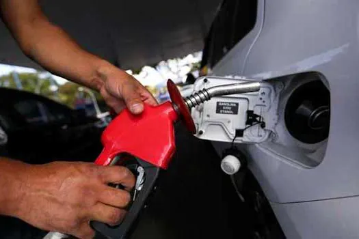 Petrobrás confirma queda de 3% para a gasolina e para o Diesel a partir de amanhã