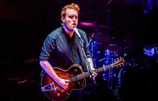 Gavin James encerra turnê internacional em São Paulo