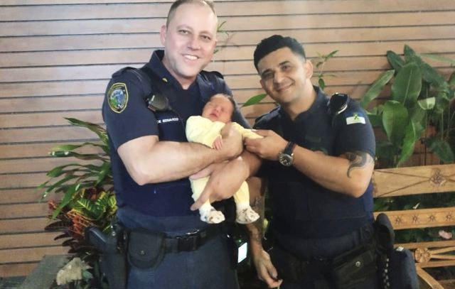 Guardas municipais de Santo André salvam bebê de engasgamento