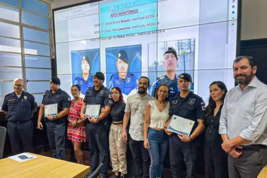 GCMs que prenderam dois por roubo de motos e celulares são homenageados