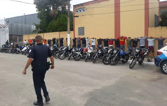 GCM de São Bernardo apreende 23 motociclistas envolvidos em racha no Taboão