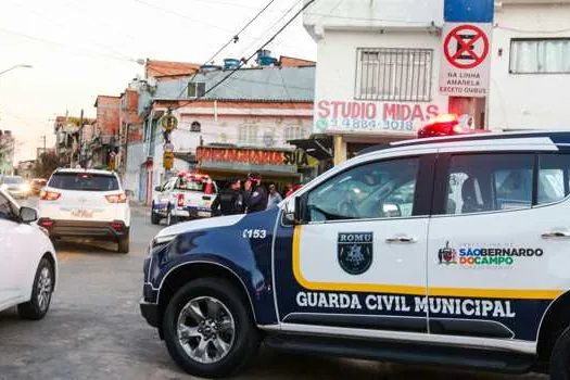 GCM de São Bernardo prende um homem e apreende dois menores por roubo no Baeta Neves