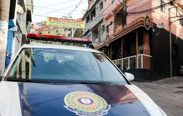 Guardiã Maria da Penha prende quatro por descumprimento de medida protetiva