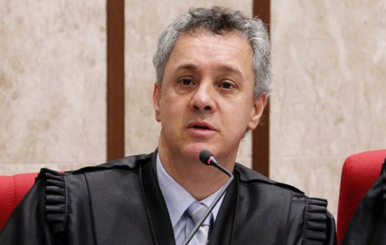 Gebran põe em dúvida manter investigação de filho de Lula no PR