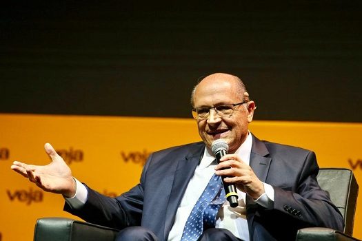 Isolado, Alckmin prepara saída do PSDB