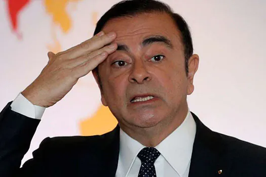 Jornal turco diz que Ghosn fugiu em caixa de equipamento de som