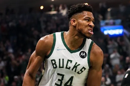 Em reedição da última final, Bucks vencem Suns de virada na NBA