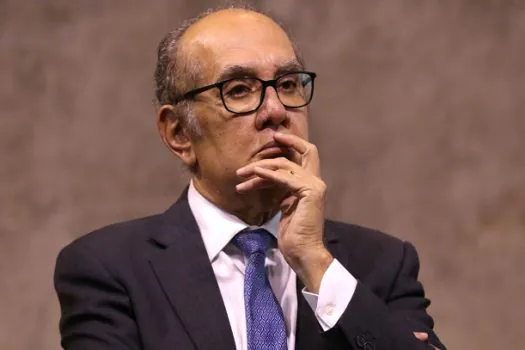 Gilmar Mendes toma posse na cadeira de ministro substituto no TSE