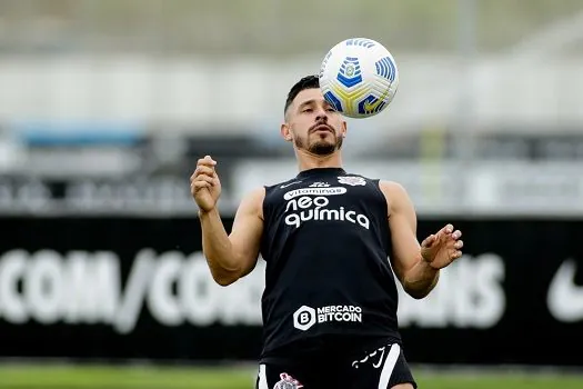 Giuliano treina e pode voltar ao Corinthians para jogo contra o Grêmio