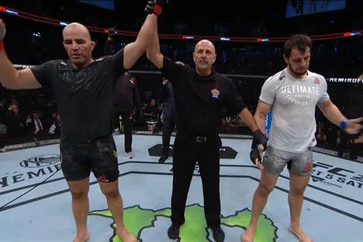 Glover Teixeira vence Nikita Krylov por decisão dividida no UFC Vancouver