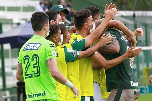 Goiás vence Botafogo e mantém vivo sonho de se manter na Série A