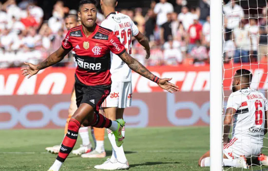 Flamengo goleia São Paulo por 4 a 0 no Brasileiro