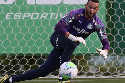 Abel garante presença de Weverton em decisão contra o São Paulo na Libertadores