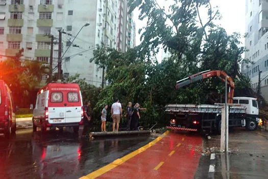 Temporal deixa uma pessoa morta no litoral de São Paulo