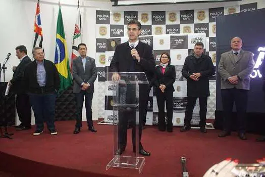 Governador anuncia reforma de 27 distritos policiais e compra de 17 mil armas e coletes