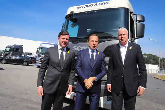 Governo participa de anúncio de R$ 1,4 bi em investimento da Scania