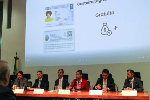 Governo lança carteira digital e plano voltados a migrantes