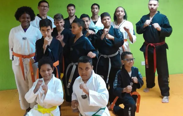 Alunos de Taekwondo de Ribeirão Pires participam de cerimônia de graduação