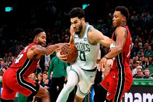 Com grande vitória sobre Boston Celtics, Phoenix Suns entra na zona dos playoffs