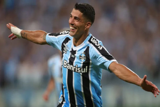 Suárez decide, Grêmio vence Caxias e é hexacampeão do Campeonato Gaúcho